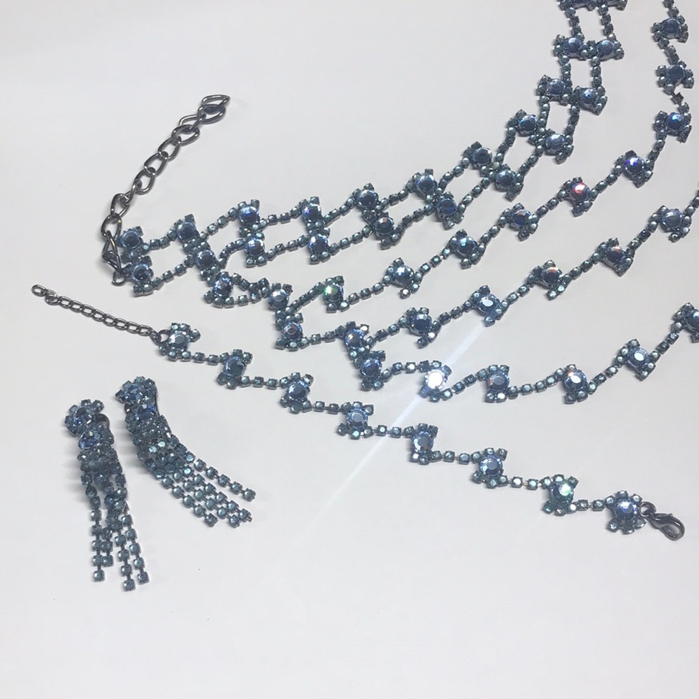 Blue crystal necklace, bracelet, & earrings set - Picture 1 of 6